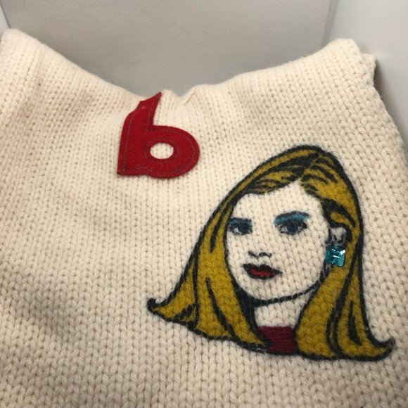 GAP Long, White Scarf, 100% Wool - Picture 3 of 6